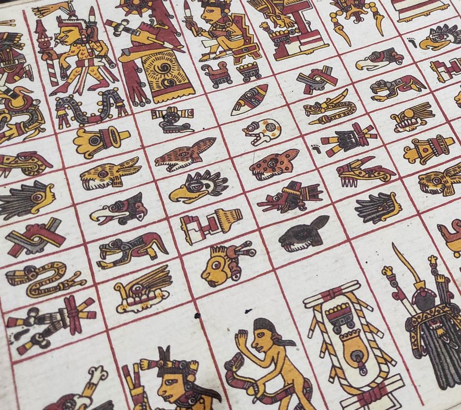 Der Tonalpohualli ist ein 260-tägiger aztekischer Kalender mit 20 Abschnitten à 13 Tagen, die jeweils Naturerscheinungen symbolisieren.