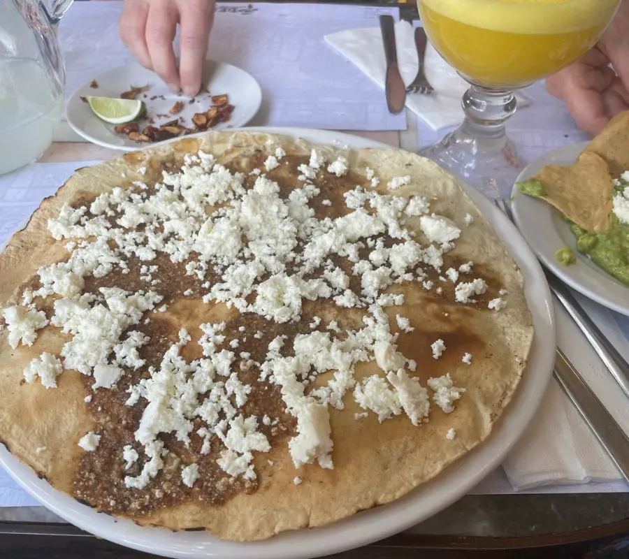 Tlayuda ein Mexikanishes Gericht