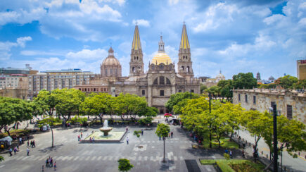 Die zentrale Plaza in Guadalajara mit der Kathedrale