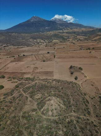Der Citlaltepetl (Pico de Orizaba) im Hintergrund