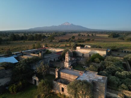 Die Hacienda Santa Barbara und im Hintergrund die Malinche